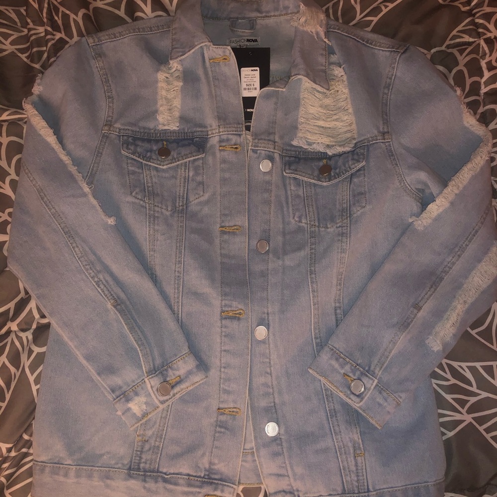 Distressed Denim Jacket - Picture 3 of 6